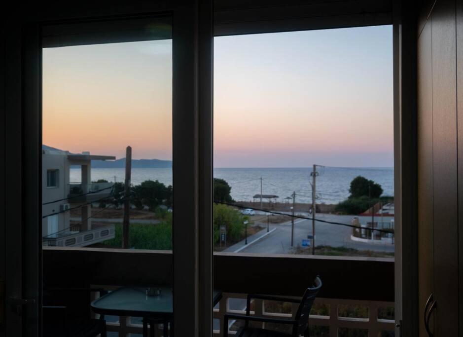 Ferienwohnung Smell Of The Sea Kíssamos Exterior foto